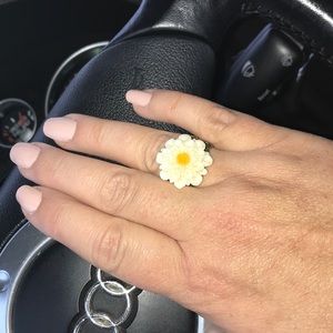 Gorgeous flower ring